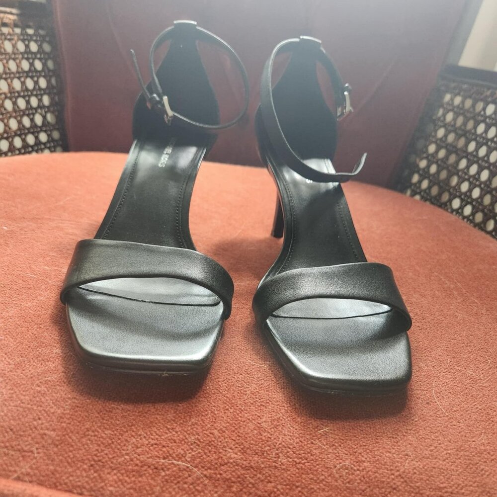 Michael Kors Jaida Sandal